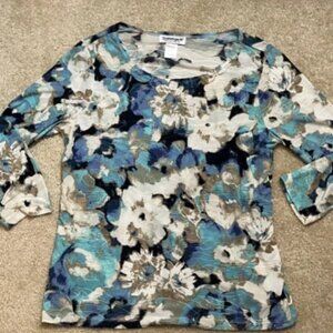 Serengeti Blue and White Floral Blouse Size M